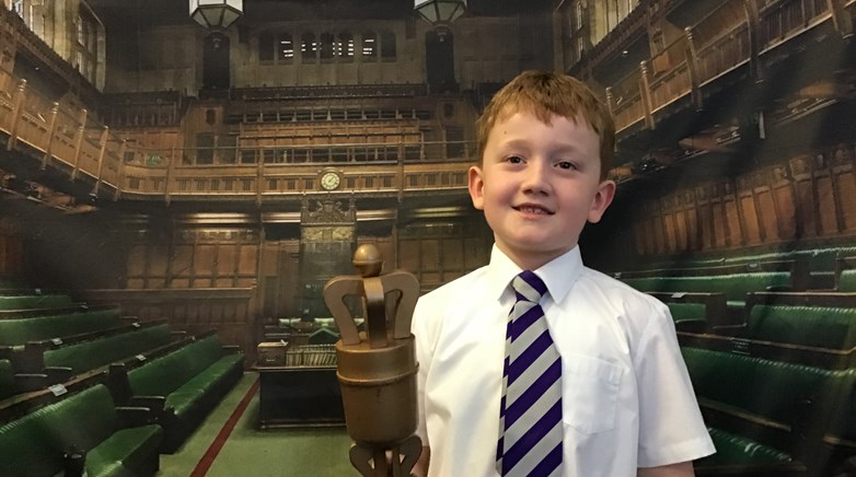 Parliamentary loan box 