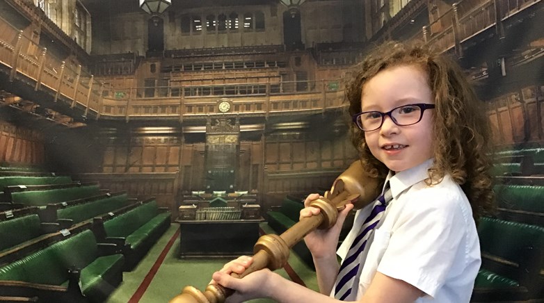 Parliamentary loan box 