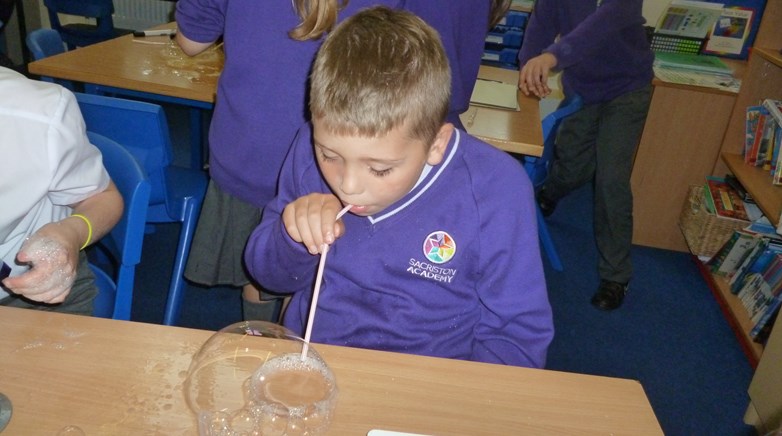 Year 4 have fun with bubbles